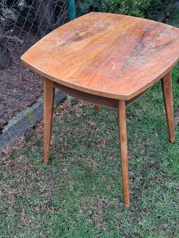 Prodám venkovní stůl + 4 židle - 4