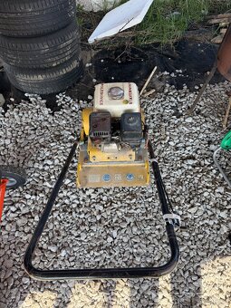 Vibrační deska s motorem honda - 4