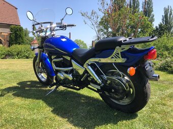 Suzuki VZ800 Marauder, krásné chromy - 4