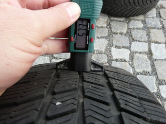 ZIMNÍ PNEU BARUM 185/60R15 - 4