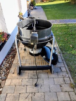 Gril Weber Performance na dřevěné uhlí - 4