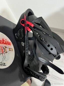 Prodám odlehčený snowboard FTWO 138cm s moderním vázáním. - 4