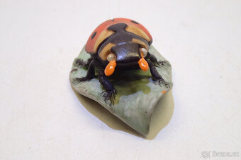 Beruška na listu - Royal Dux  - 4