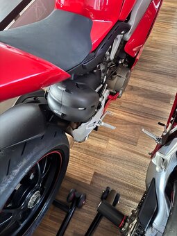 Motorka Ducati PANIGALE V4S - 4