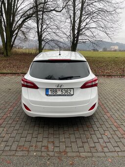 HYUNDAI i30 1.6 crdi 81kw STYLE - 4