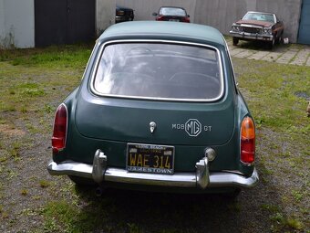 MGB GT 1800 - 4
