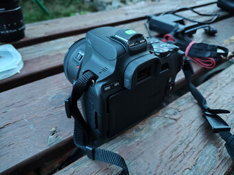 Canon EOS 250D - 4