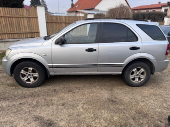Kia Sorento 2.5 nafta 103KW manuál - 4