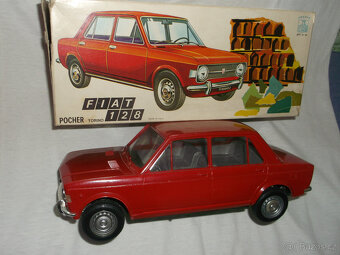 od POCHER RIVAROSSI, MIERKA 1:13: FIAT 127,850,128. - 4