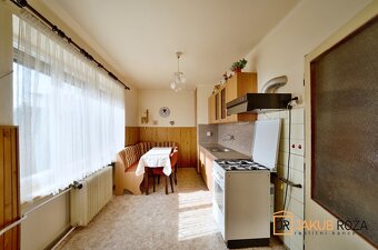 Prodej rodinného domu 238 m², pozemek 692 m² - 4