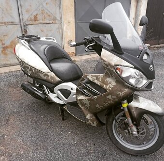 Skútr Malaguti SpiderMAX 500GT - 4