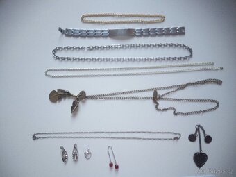 Bižuterie a doplňky. Náramek, řetízek, přívěšky.. - 4