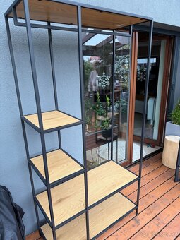 věšák, regál Stěna do chodby TRAPPEDAL zlatý dub/černá - 4