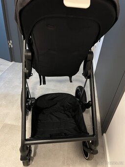 Cybex Eos Lux Black - 4