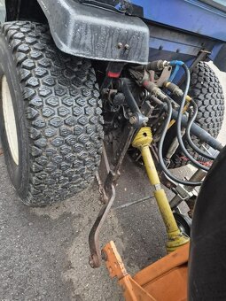 ISEKI 3240 se sekačkou - 4