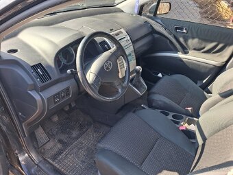 Toyota Corolla Verso - 4