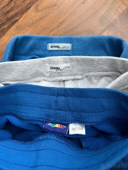 Chlapecké tepláky - vel. 110 - 4