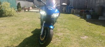 Yamaha R6 - 4