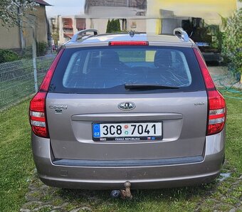 Kia Ceed 1,6 CRDi SW Původ ČR 1.majitel - 4
