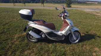PIAGGIO BEVERLY 300 - 4