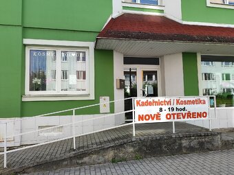 Salon v centru města Bzenec - 4