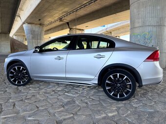 Volvo S60 D4 AWD Cross Country (5-válec) - 4