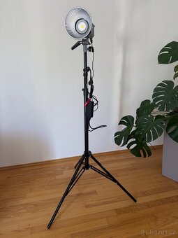 Aputure Amaran 100X LED video světlo - 4