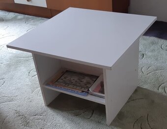 Prodám konferenční stolek. výška 55cm, pracovní deska 75X75c - 4