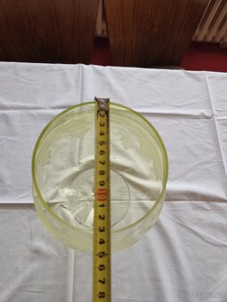 obří číše s reliéfem vinné révy - 4