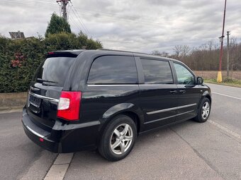 Chrysler Town Country 3,6 RT Penta DVD 2014 - 4