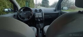 Ford Fiesta 1.3 AMBIENTE - 4