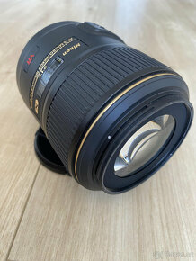 objektiv Nikon 105 mm f/2,8 G NIKKOR AF-S Micro IF-ED VR - 4