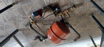 Kamna s výměníkem a radiatory - 4