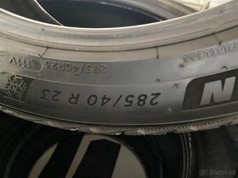 Zimní Gumy 285/40 R23 - 4