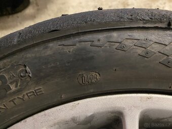 Semislick Extreme VR2 Type R7a (Medium) 195/50/15 - 4