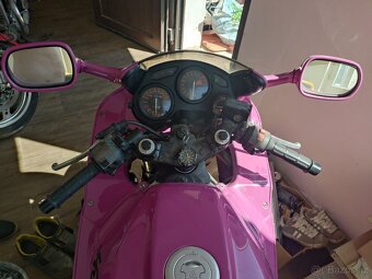 Honda CBR 600 Huricanne - 4
