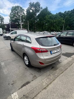 Hyundai i30 kombi 1.6i 88 kW - 4