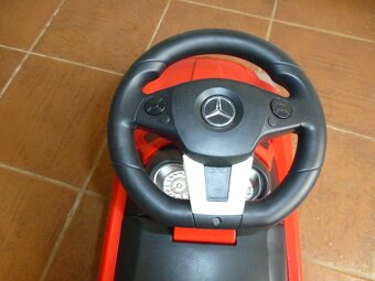 Mercedes - 4