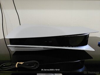 Playstation 5 s mechanikou / Astrobot - 4