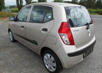 Hyundai i10 1,1 i 49 kW KLIMA Serviska benzín - 4