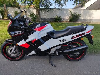Honda CBR 1000 F SC24 - 4