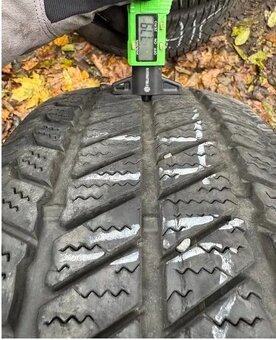 967. 4x zimní barum 235/65 r16 C ( cca 7,5 mm) - 4