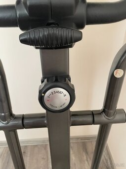 ELIPTICKÝ TRENAŽÉR HOUSEFIT - 4