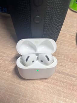 Sluchátka Airpods 4 - 4
