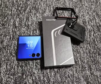 Samsung Galaxy Z Flip 7 - 4