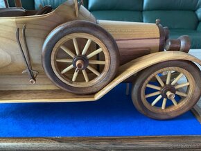 Model auta ze dřeva - 4