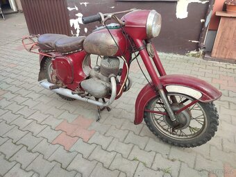 Jawa 250 - 4
