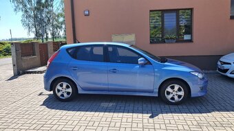Hyundai i30, 1.6i / najeto 83 000 km 1.MAJITEL ČR - 4