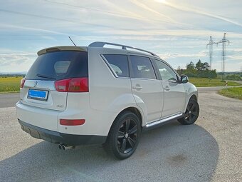 Peugeot 4007 2,2 HDI 115 KW 7 míst automat 4x4 - 4