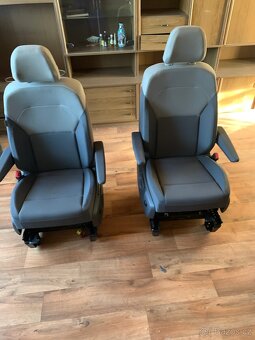 NOVÉ sedadla VW Multivan T7 v Top Stavu - 4